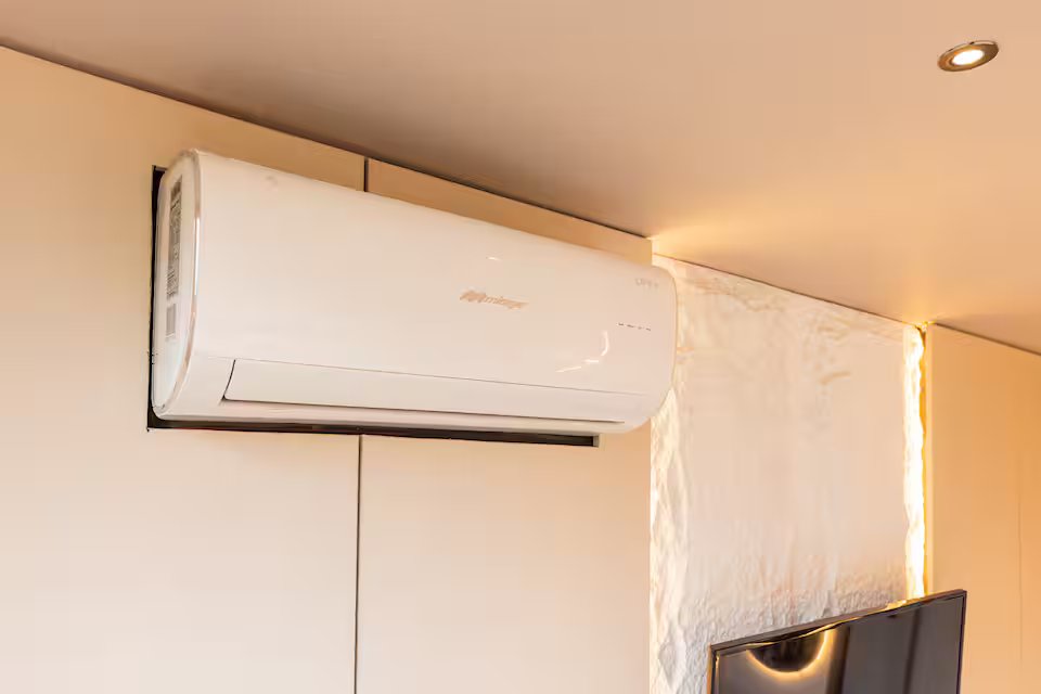 High-Rise Luxury Suite (12)