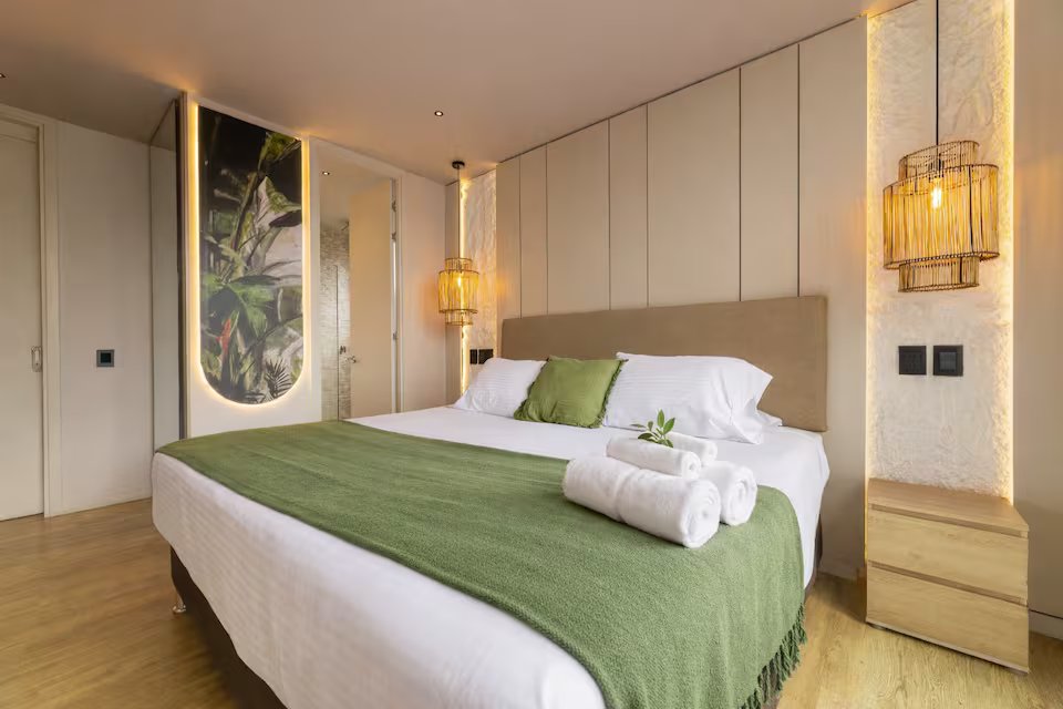 High-Rise Luxury Suite (13)