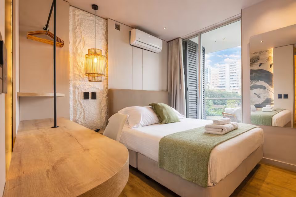 High-Rise Luxury Suite (17)