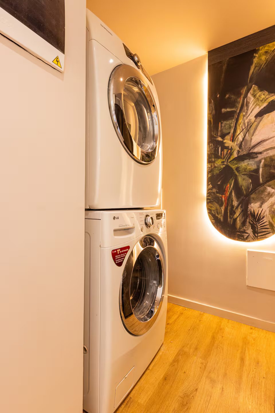 High-Rise Luxury Suite (27)