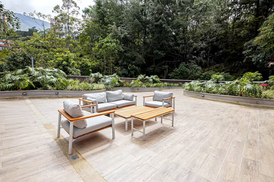 High-Rise Luxury Suite (28)