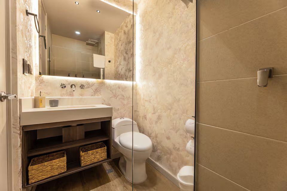 High-Rise Luxury Suite (30)