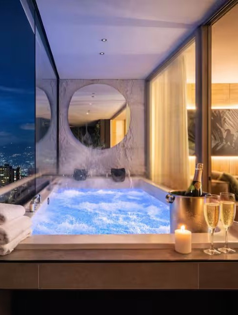 High-Rise Luxury Suite (38)