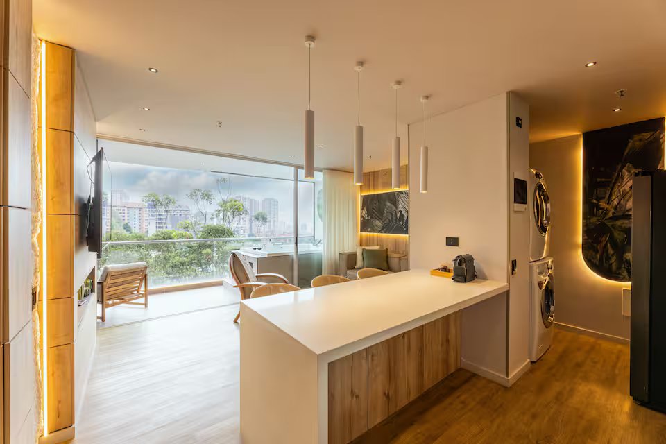 High-Rise Luxury Suite (4)