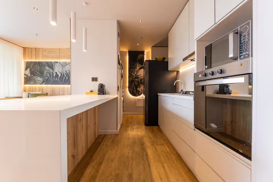 High-Rise Luxury Suite (7)