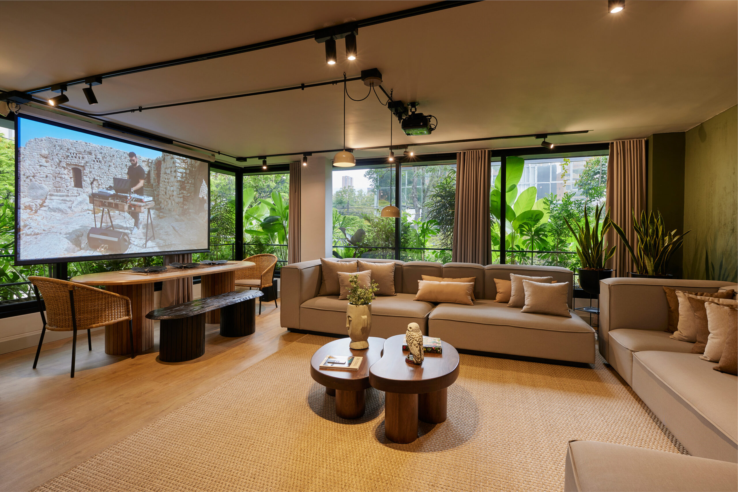 PAZ 301 - Tropic (1)