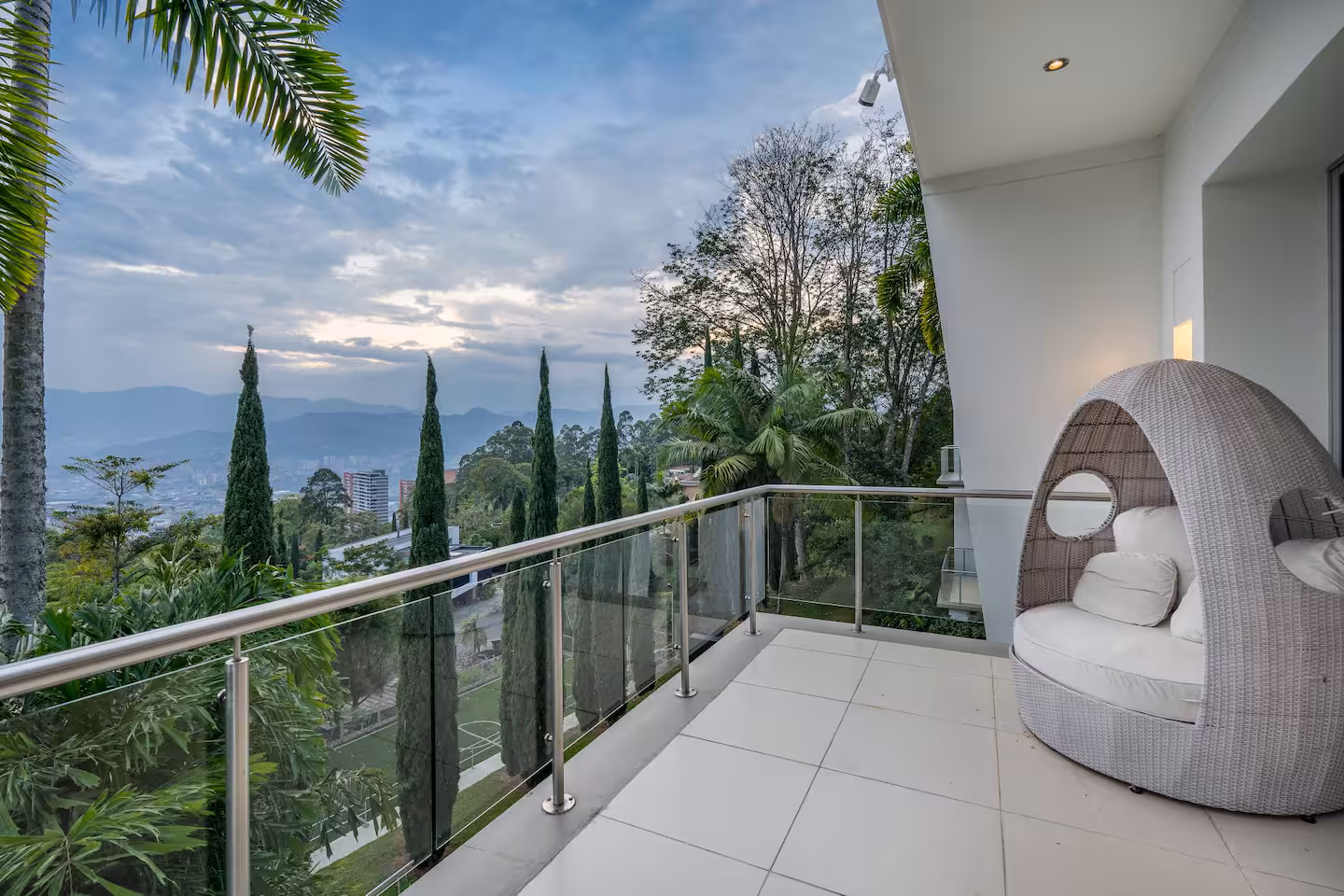 Sunset Mansion (12)