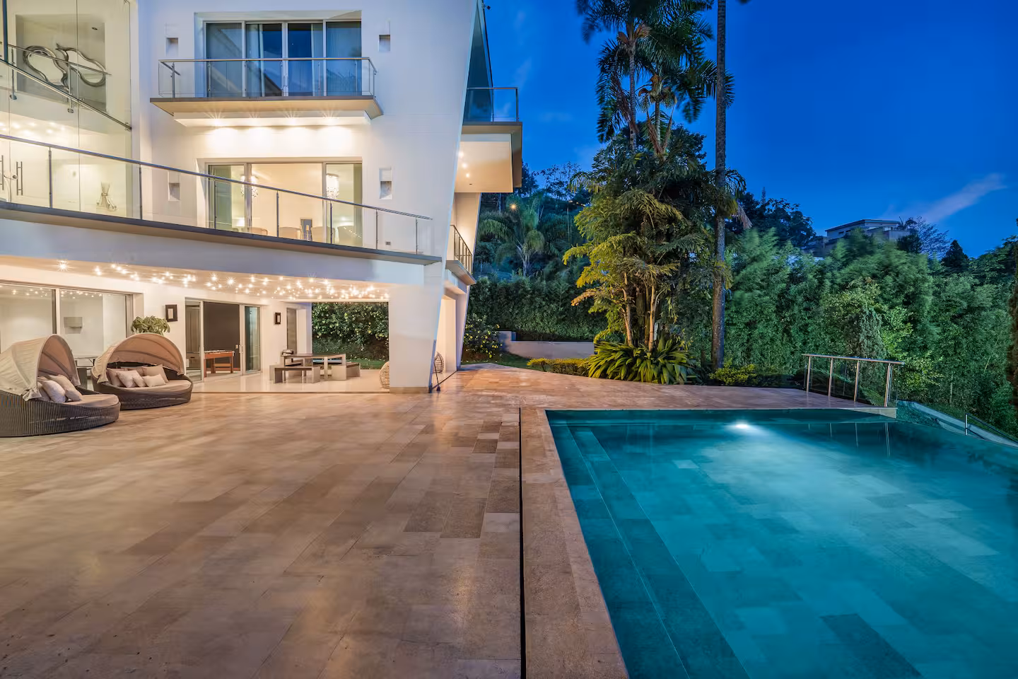 Sunset Mansion (5)