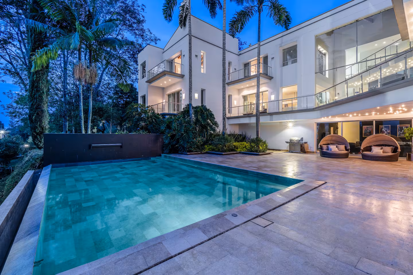 Sunset Mansion (52)