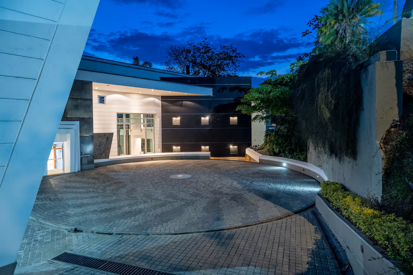 Sunset Mansion (7)